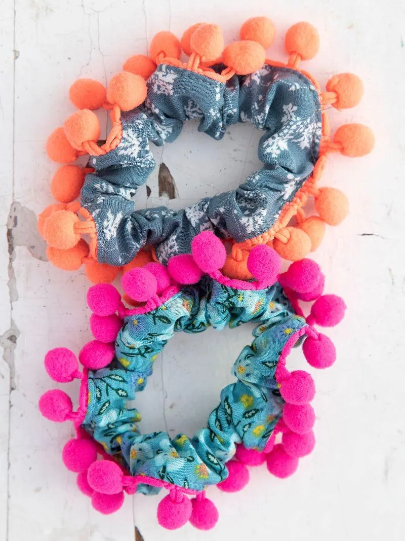 Natural Life Pompom Scrunchies Set Of Two Floral Pink 000021